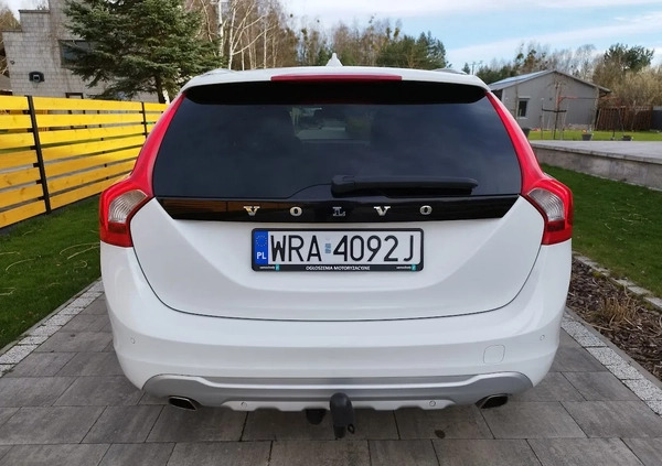 Volvo V60 cena 39800 przebieg: 240000, rok produkcji 2013 z Pionki małe 232